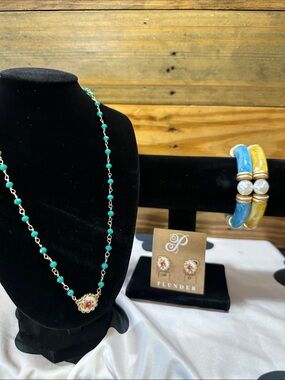 Plunder Turquoise Beaded Necklace with Gold Floral Accent and Pink Center